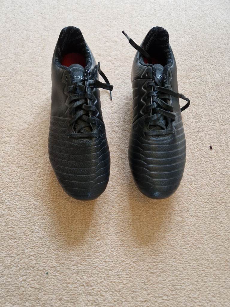 Size 7.5 football/ rugby boots never used