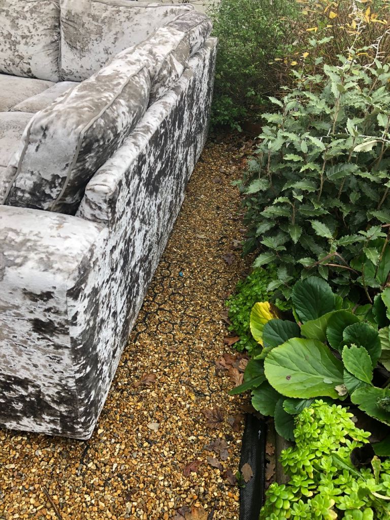 DFS CORNER SOFA SUPER COMFY SMOKE/PET FREE 240x180cm CAN DELIVER FOR FUEL 