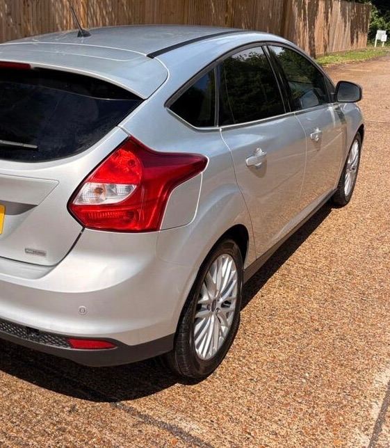 62 PLATE- £35 ROAD TAX A YEAR) FORD FOCUS 1.0 ZETEC *MOT-1 YEAR*like mazda 3 vauxhall astra