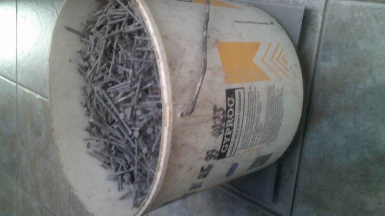 3 INCH GALVANISED NAILS - BUCKET OF 21.5 KILOS !!
