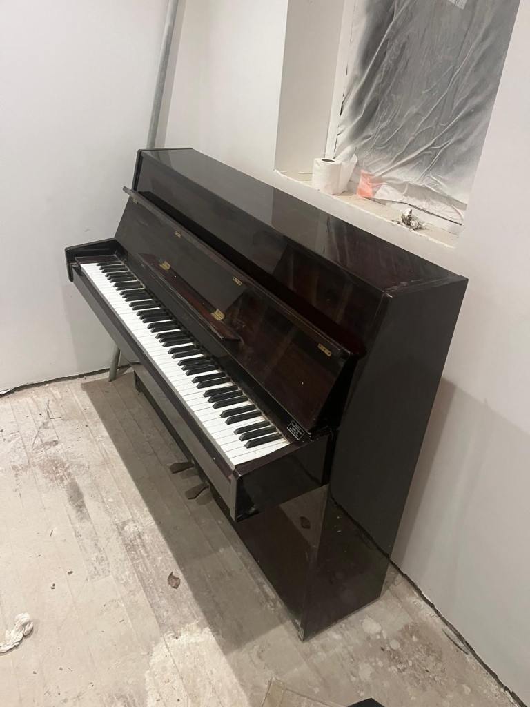 Piano requires new home 
