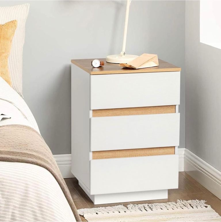 Set of bedside tables 