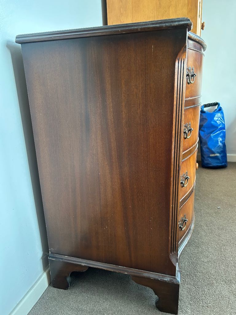 Small chest of drawers