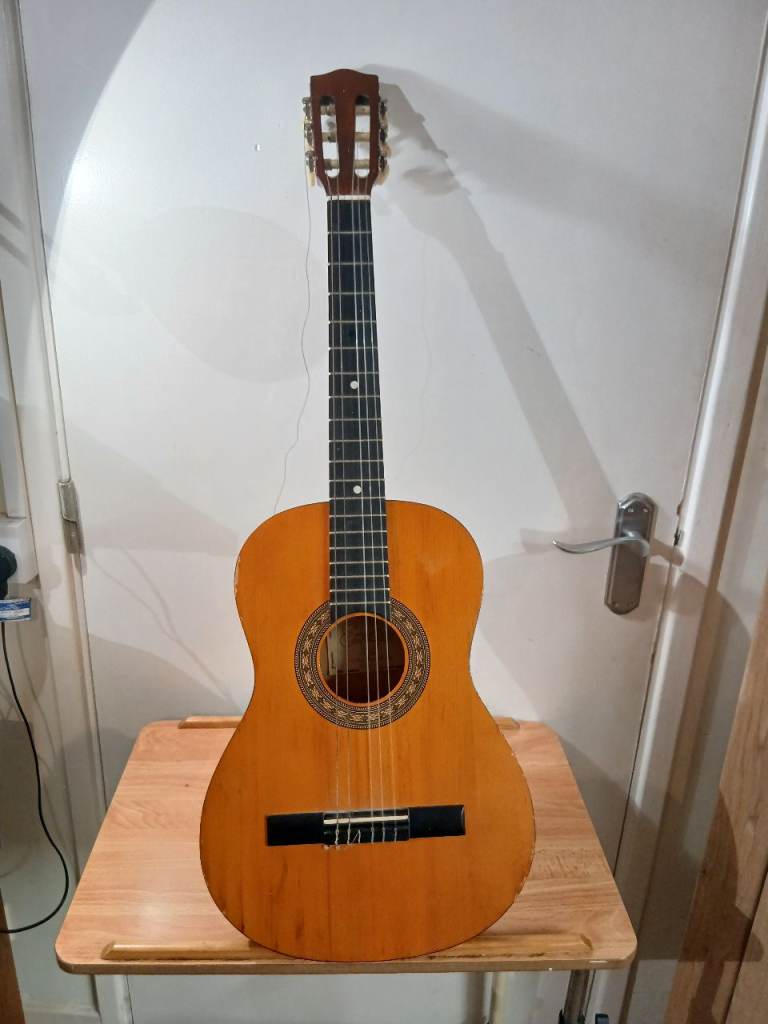 Encore classical guitar 