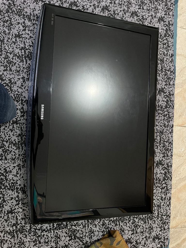 Samsung TV 40 inch HD