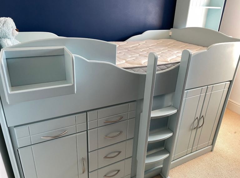 Cabin bunk bed 