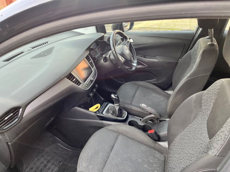 VAUXHALL CROSSLAND X SE 2018 1.2 PETROL BLACK PORTSMOUTH 