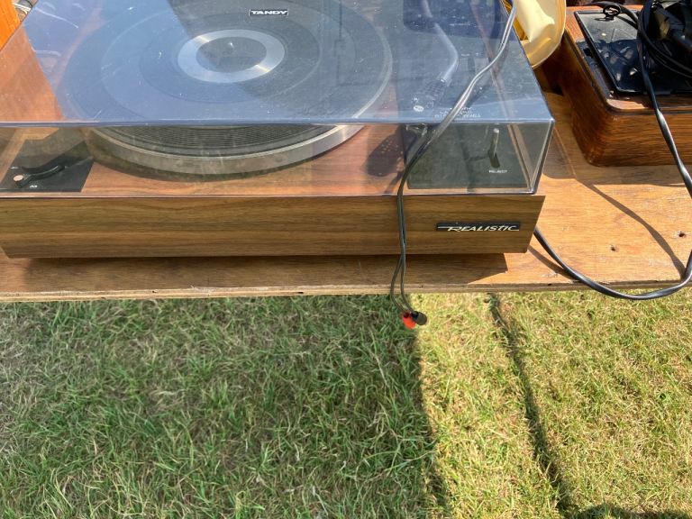 Realistic LAB-250 Belt Drive Turntable – Good Condition