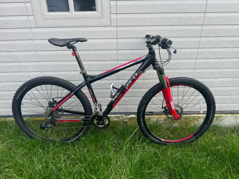 Carrera mountain bike 