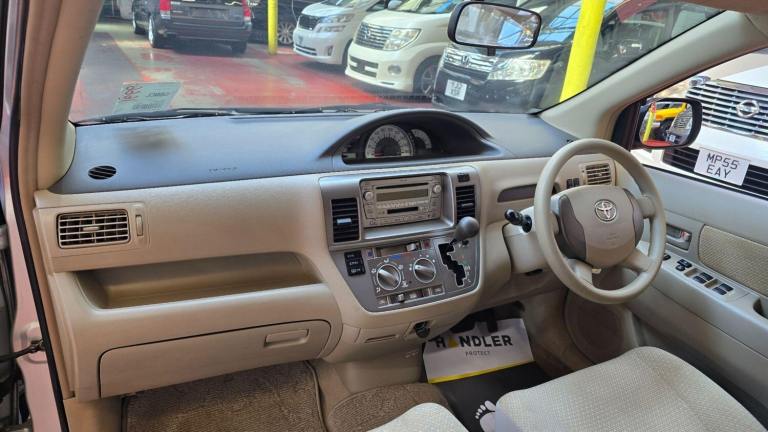 2010 Toyota Raum 1.5 Auto lift mobility chair  Petrol Automatic