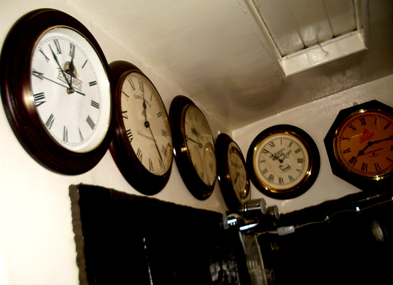VISIT US TODAY: VINTAGE PUB SHED & HOME BAR ALADDIN'S CAVE: - MICROPUB, MAN AND WOMAN CAVES