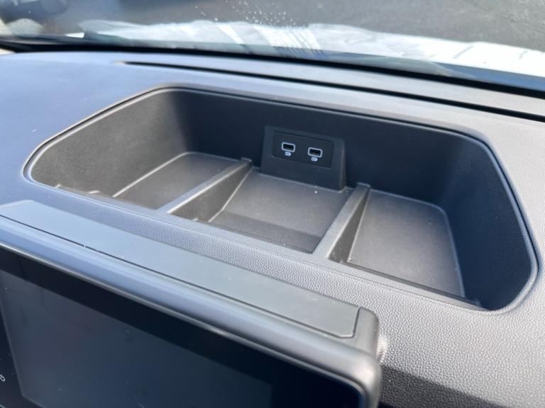 2023 73 RENAULT TRUCKS UK TRAFIC dCi 150 3T LWB L2 H1 Van Red Edition