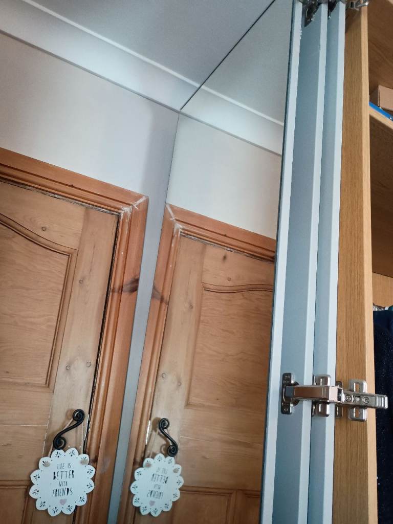 Free 4 Large Mirrored Ikea pax Wardrobe Door – Good Conditions 