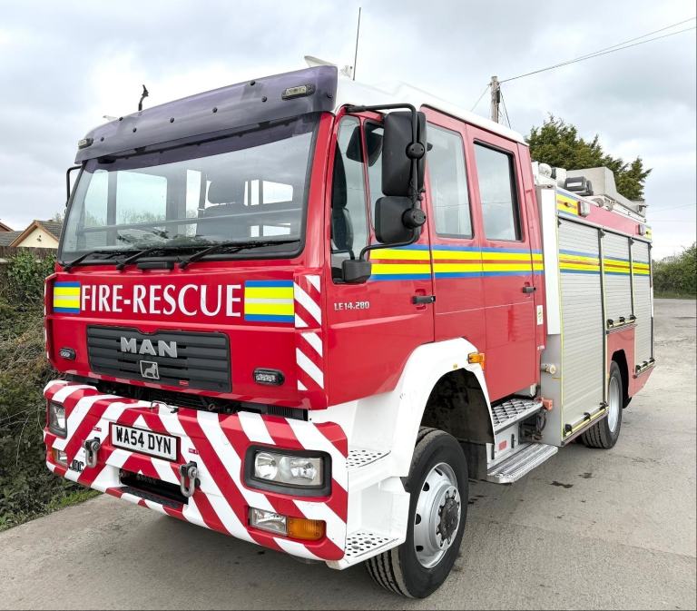 2004 MAN LE14.280 4X4 FIRE ENGINE CREW CAB 14 TON OVERLAND CAMPER 26,000 MILES!