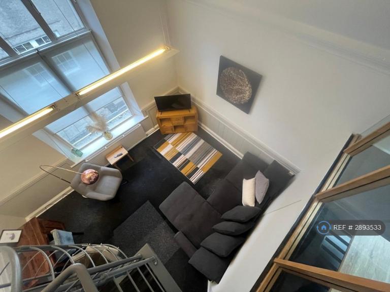2 bedroom flat in Abbey Road, Sherborne, DT9 (2 bed) (#2893533)