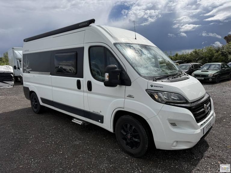 Westfalia Amundsen 600D 4 berth 4 seatbelt  off-grid campervan for sale