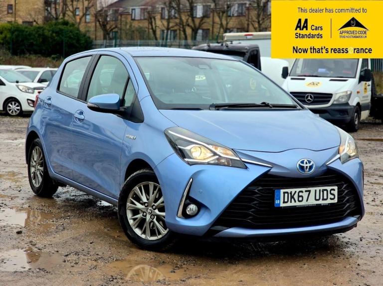 2017 Toyota Yaris 1.5 VVT-h Icon Tech Hatchback 5dr Petrol Hybrid E-CVT Euro 6 (s/s) (100 ps) Hat...