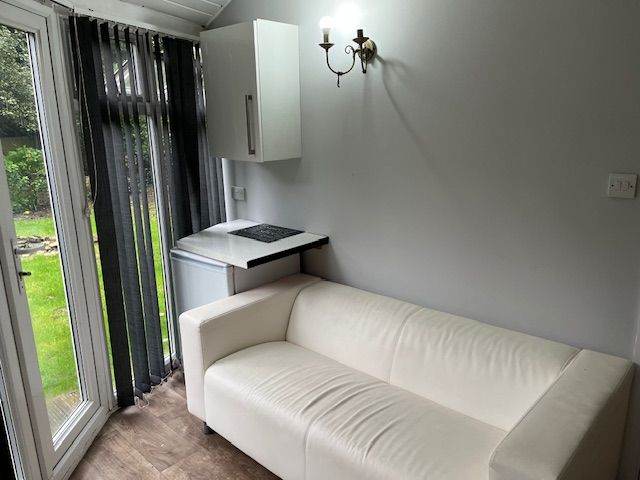 Available Now Spacious Ensuite Room with Private Living Area – Available Now