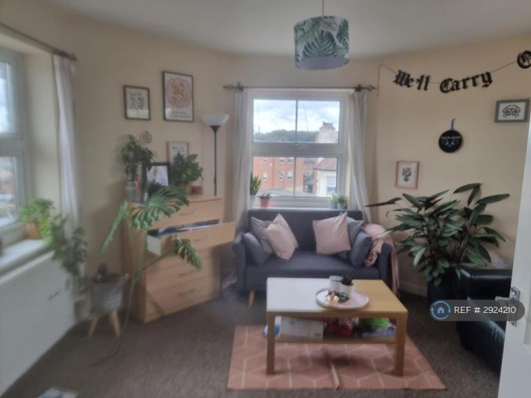 2 bedroom flat in Northam Road, Southampton, SO14 (2 bed) (#2924210)
