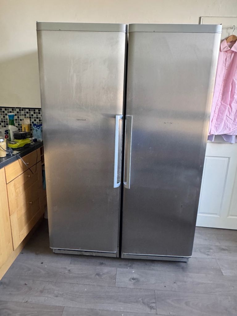 Vestfrost Large Silver American Style Fridge Freezer – Good Working Order