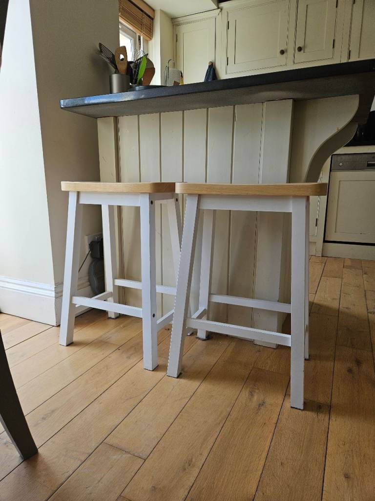 Breakfast bar stools
