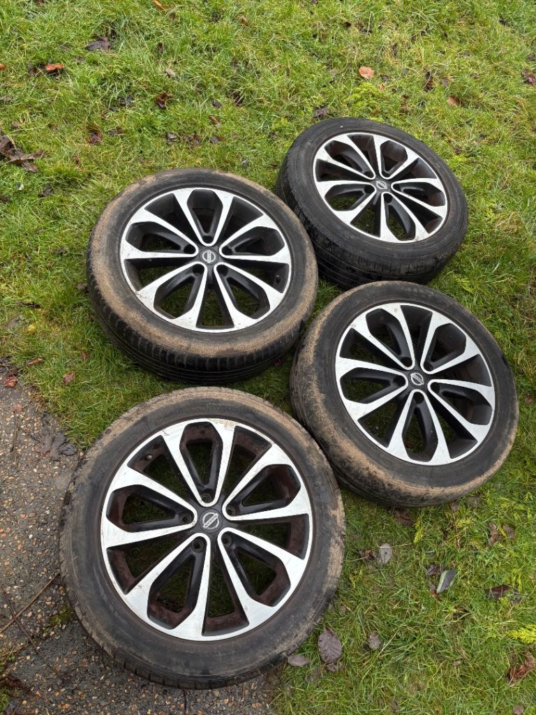 NISSAN QASHQAI 07- 2013 18" ALLOY WHEELS, NEARLY  TYRES + Rims Alloys