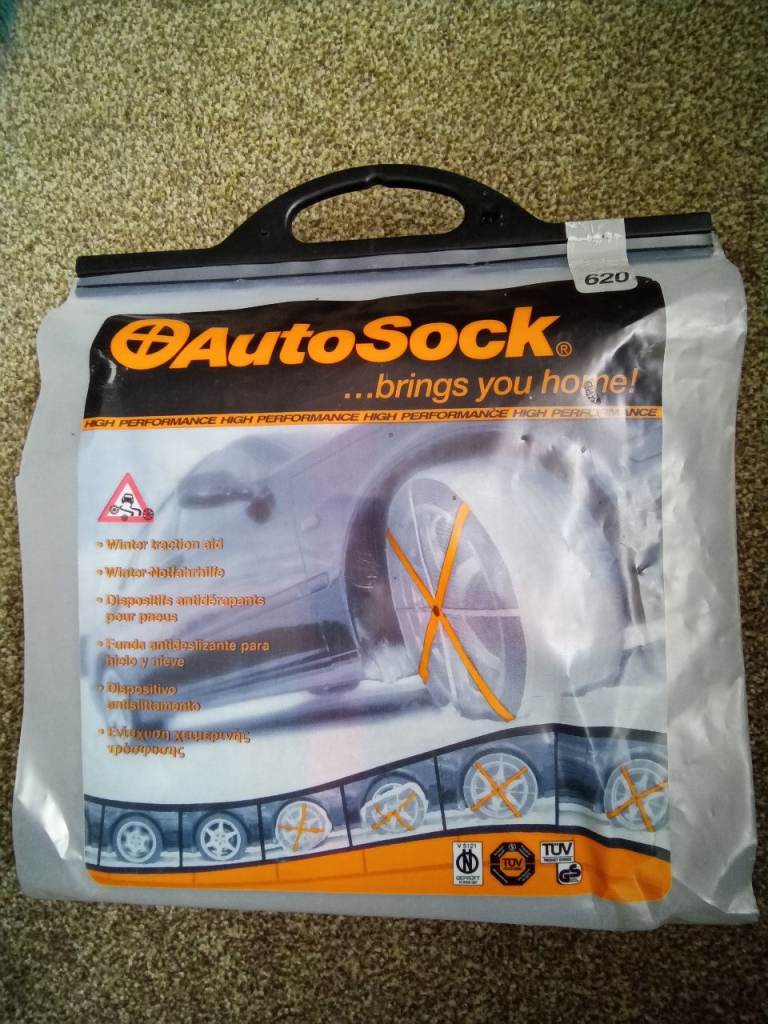 Car tyre snow socks