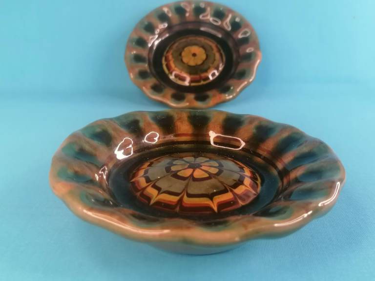 2x Studio Pottery AshtrayTrinket Dish Vintage.MCM Clay Flower Sun Green Tan Signed