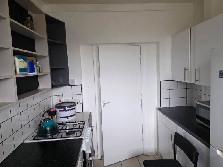 1 bedroom flats.  1 minutes away from clapton Direct with landlord