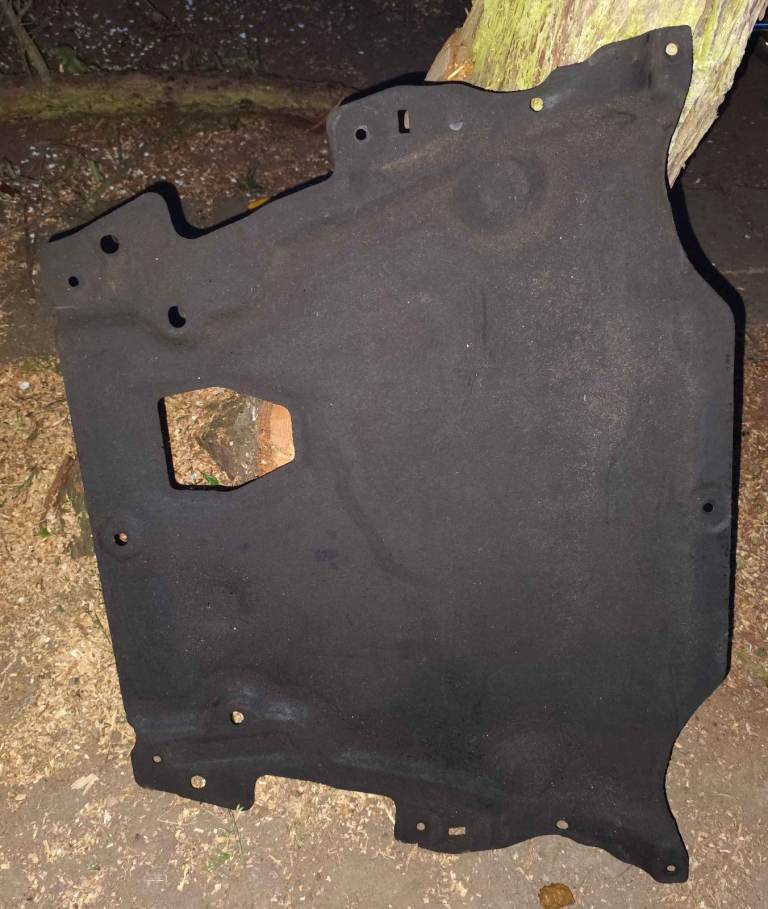 Ford Mondeo engine undertray AG9N-6P013-BB £15