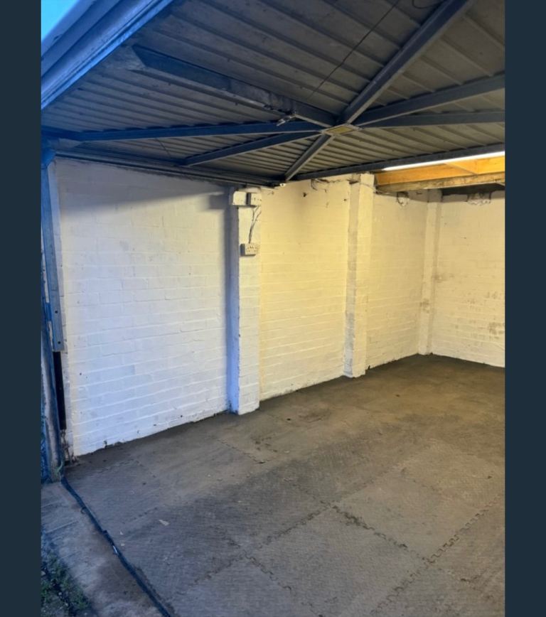 Garage to rent -  Northampton