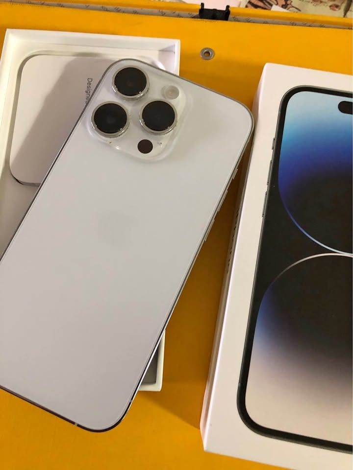 iPhone 14 Pro 256gb unlocked immaculate condition 