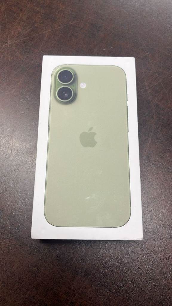 iPhone 17 256gb £680 new sealed unlocked with Apple Warranty