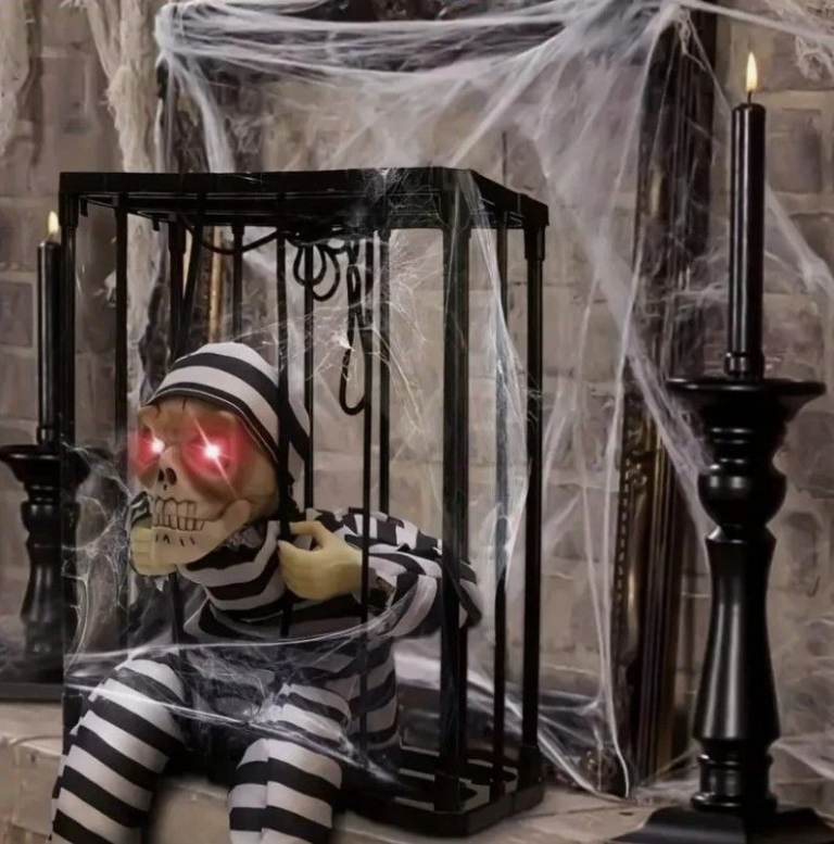 Screaming Animated Hanging Halloween, Motion Sensor Skeleton