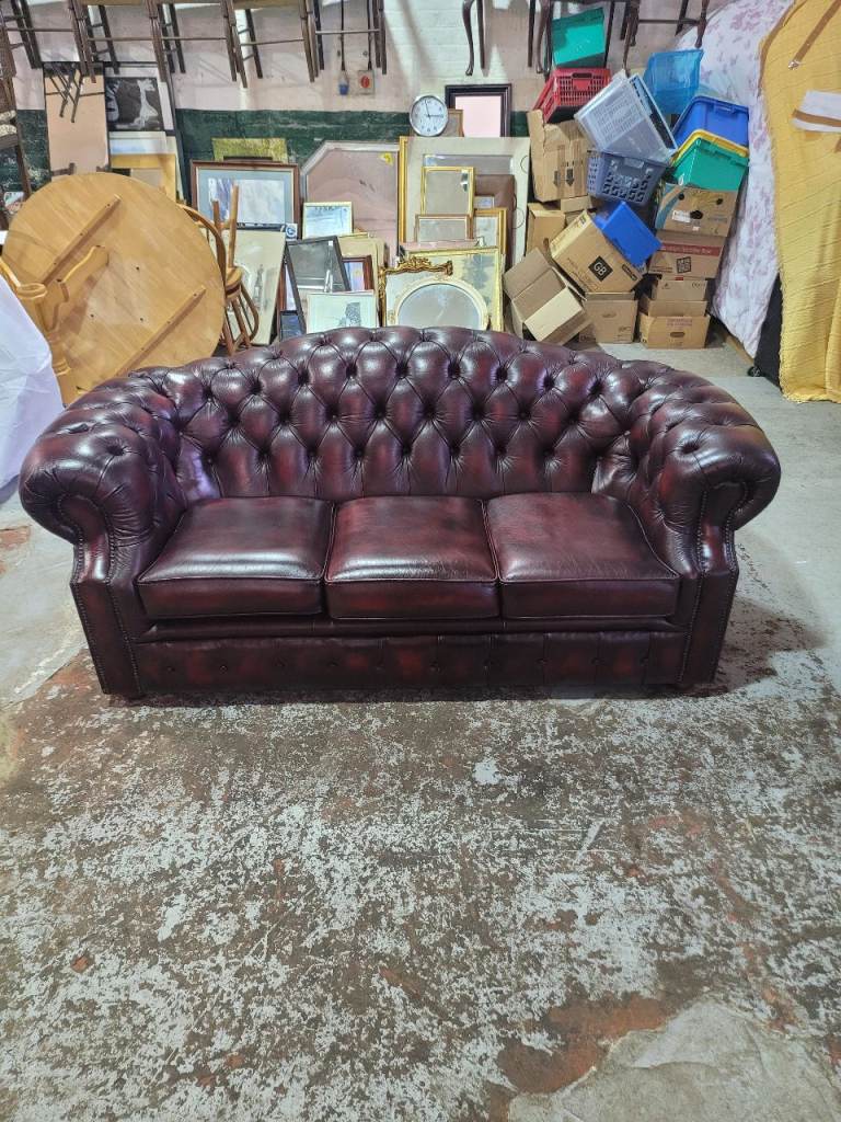 Classic Chesterfield 3 Seater Leather Sofa – Good Condition