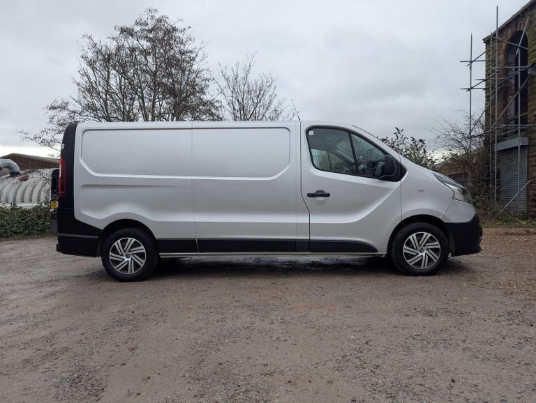 2016 Renault Trafic 1.6 dCi 29 Business LWB Standard Roof Euro 5 5dr PANEL VAN Diesel Manual
