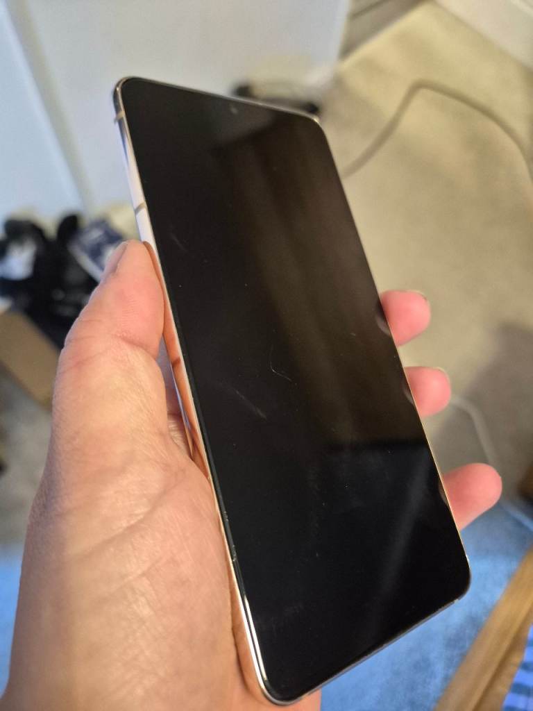 SAMSUNG S21 LILAC 128gb unlocked 