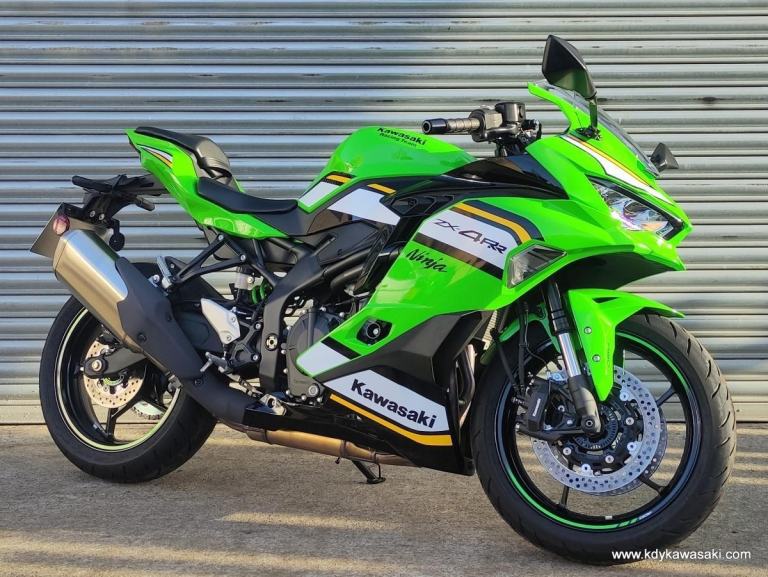 2025 Kawasaki ZX-4RR in KRT Green