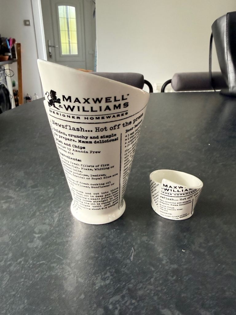 4 x Maxwell Williams French Fries and Sauce Dish Set. Used once, perfect condition 