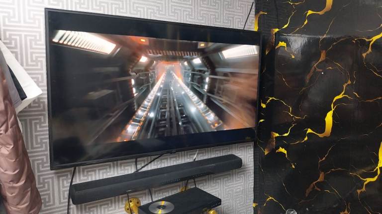 50" akai smart tv