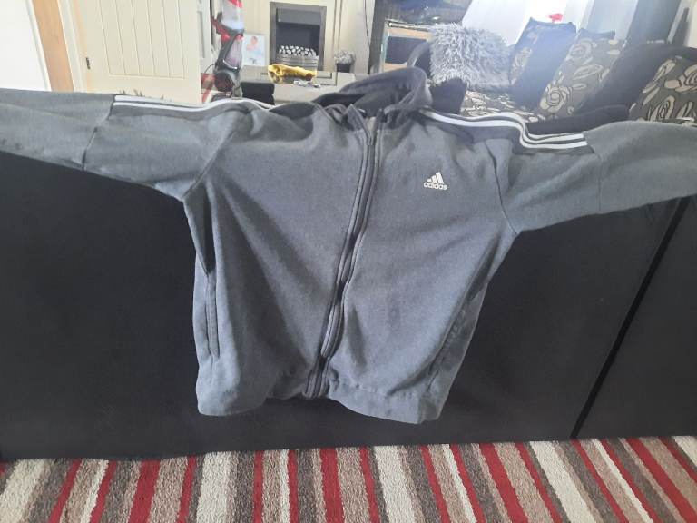Mens Adidas jacket size L 