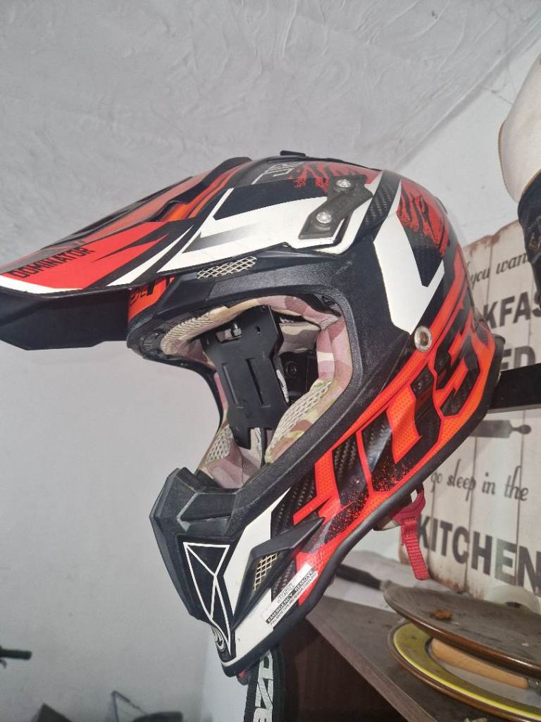 Dirtbike crash helmet