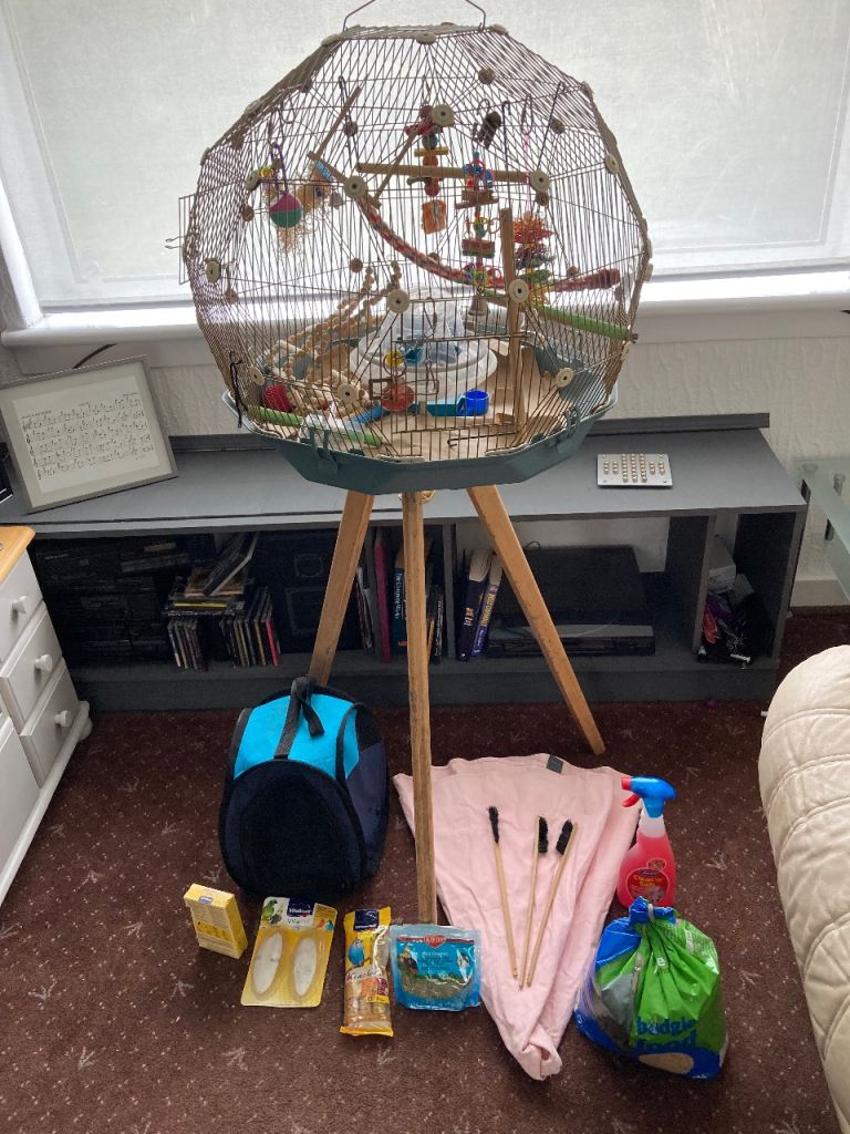 Inlet Geo bird cage with stand and accessories 
