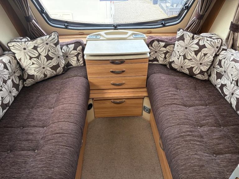 SPRITE MAJOR 4  - 4 BERTH CARAVAN, SIDE LOUNGE AREA ,END WASHROOM & MOTORMOVER