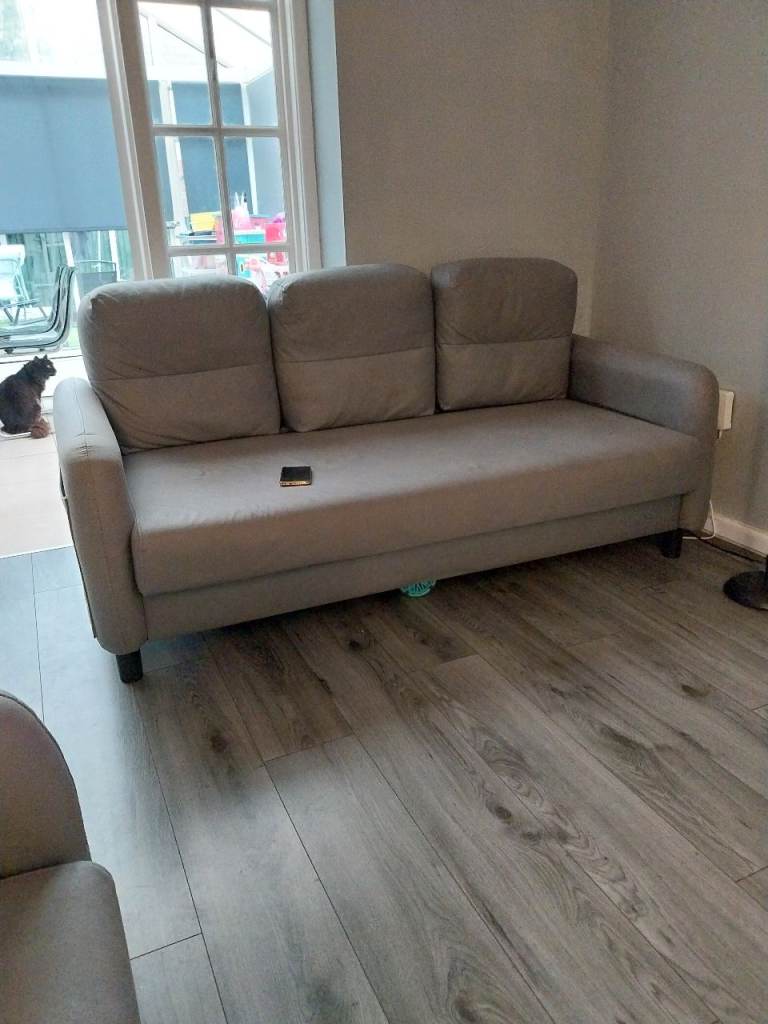 2x 3 seater sofa