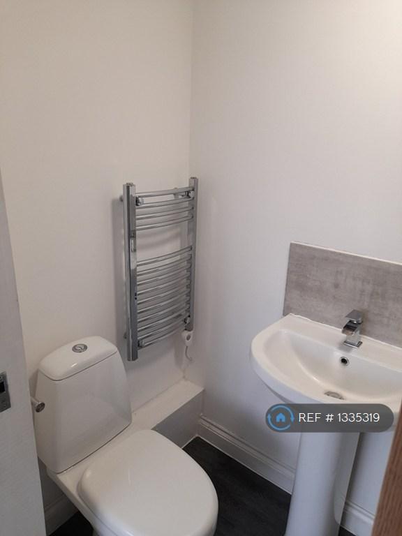 2 bedroom flat in Highland Road, Maidstone, ME15 (2 bed) (#1335319)