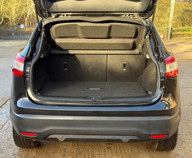 2016 Nissan Qashqai 1.6 dCi Tekna XTRON 2WD Euro 6 (s/s) 5dr Diesel