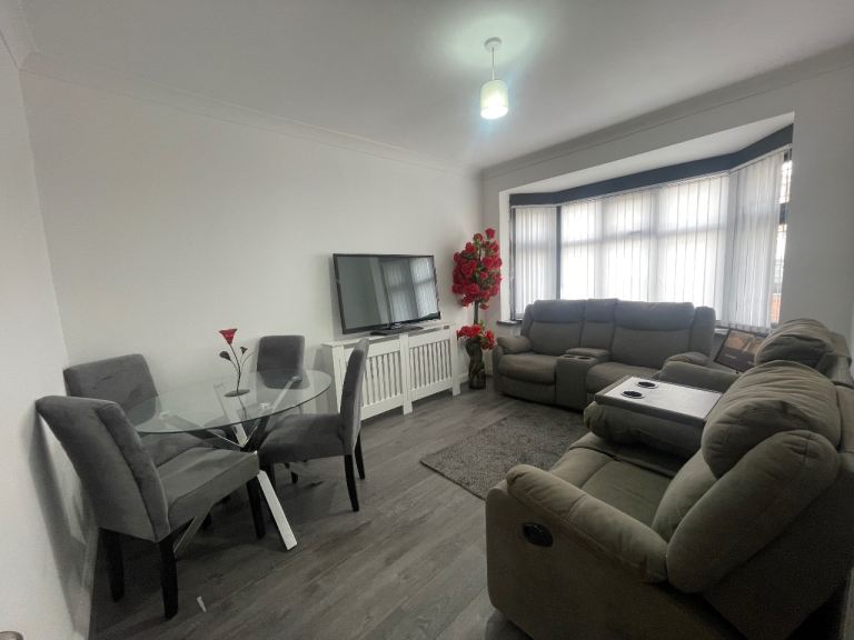 B8, double room, all bills inc. houseshare