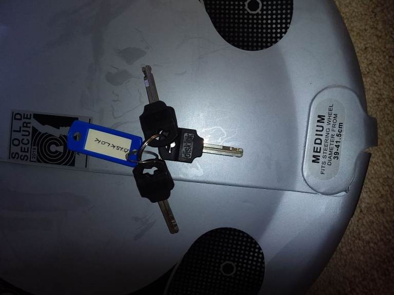 Steering wheel disklok