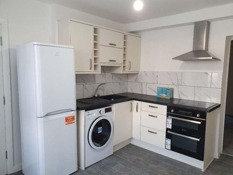 NEW DEVELOPMENT. An amazing 1 Bed flat. Separate kitchen and shower room. ALL BILLS INC £1350